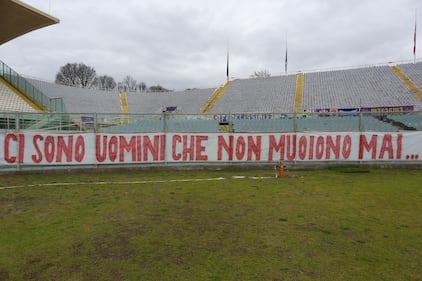L'omaggio della Fiorentina a Davide Astori 2