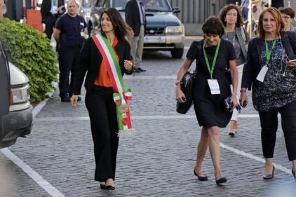 La prima volta con la fascia di Virginia Raggi 12