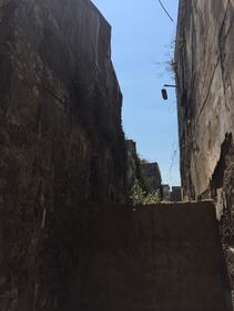 Nel centro di Torre Annunziata, "Pompei moderna" fatta di ruderi abitati 3