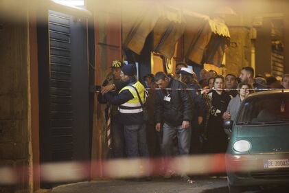 Rapina nel Napoletano, gioielliere uccide uno dei malviventi 1