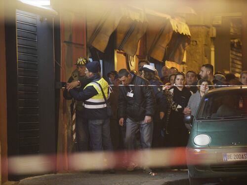 Rapina nel Napoletano, gioielliere uccide uno dei malviventi