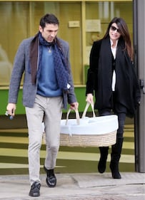 Ilaria D'Amico e Leopoldo Mattia lasciano l'ospedale 1