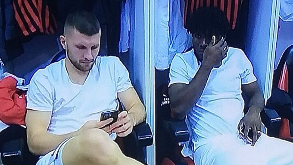 Milan, Pioli smonta il caso cellulari: "Prima della partita si può utilizzare"
