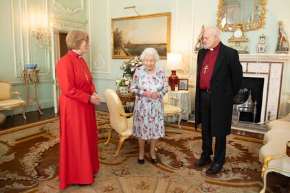 La Regina Elisabetta nell'incontro privato con il nuovo decano della Chapel Royal Right 2