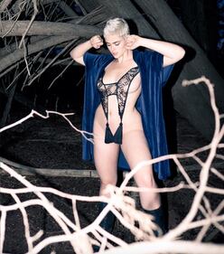 Stefania Ferrario, la modella che rifiuta le etichette 36