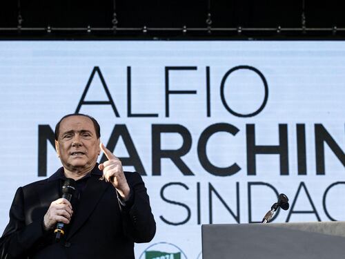 Silvio Berlusconi: "Investi 5 minuti per 5 anni migliori"