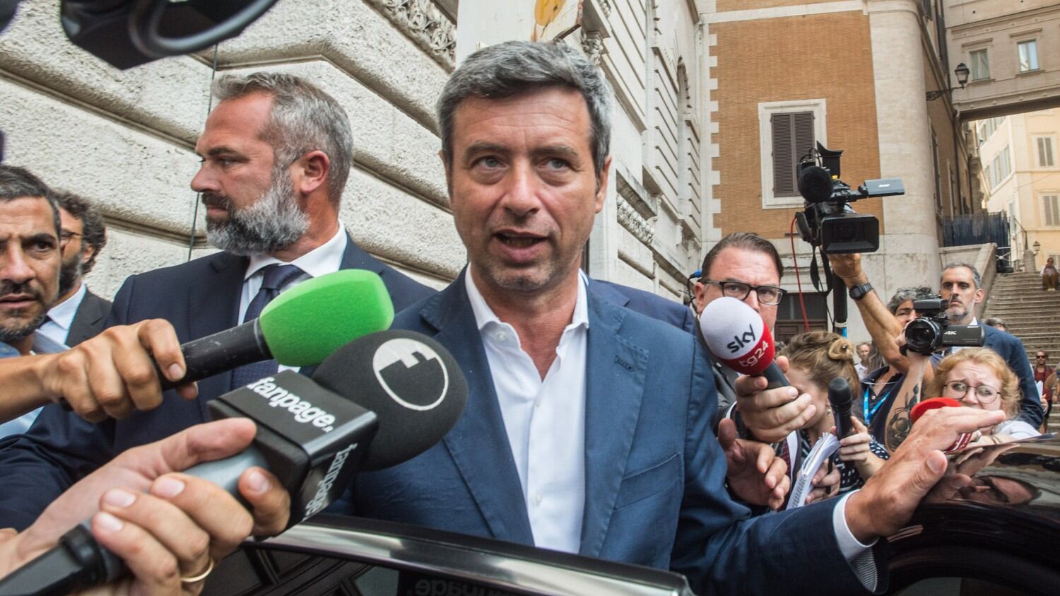 Orlando agita il governo: "Stop ultimatum o si sfascia tutto"