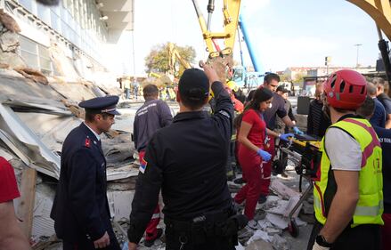 La tragedia alla stazione di Novi Sad (Serbia): le immagini 7