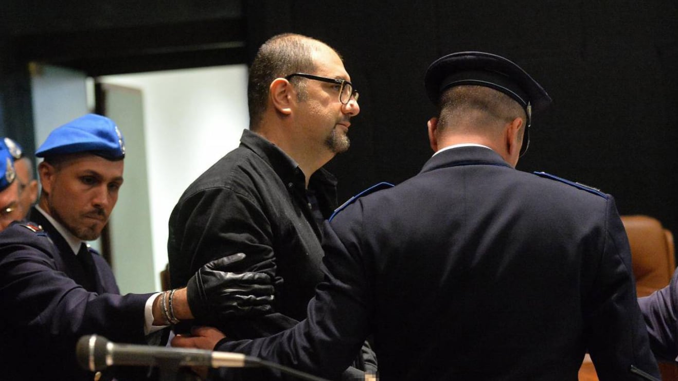 Sale l’allarme anarchico in Italia: così agiscono le cellule terroristiche