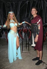 Paris Hilton come Cleopatra per beneficenza 30