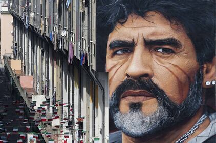 Napoli, maxi murales di Maradona 5