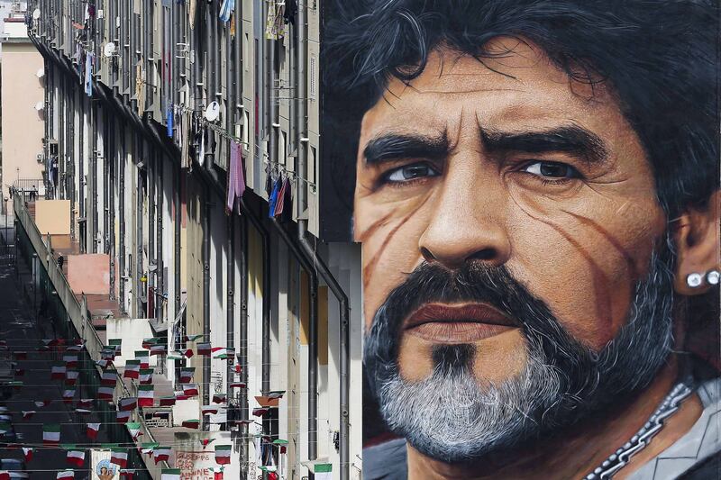 Napoli, maxi murales di Maradona 5