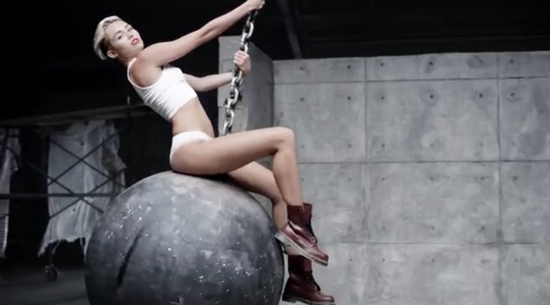 Miley Cyrus nuda per Terry Richardson 24