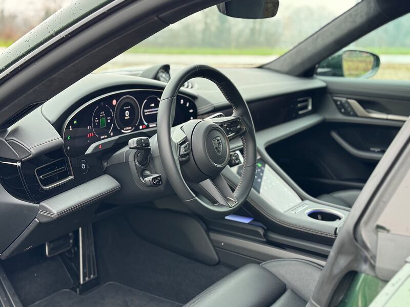 Porsche Taycan Turbo S: la gallery dell'elettrica "familiare" da 952 CV 10