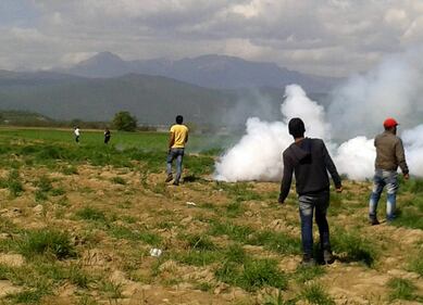 Migranti, scontri e feriti a Idomeni 1