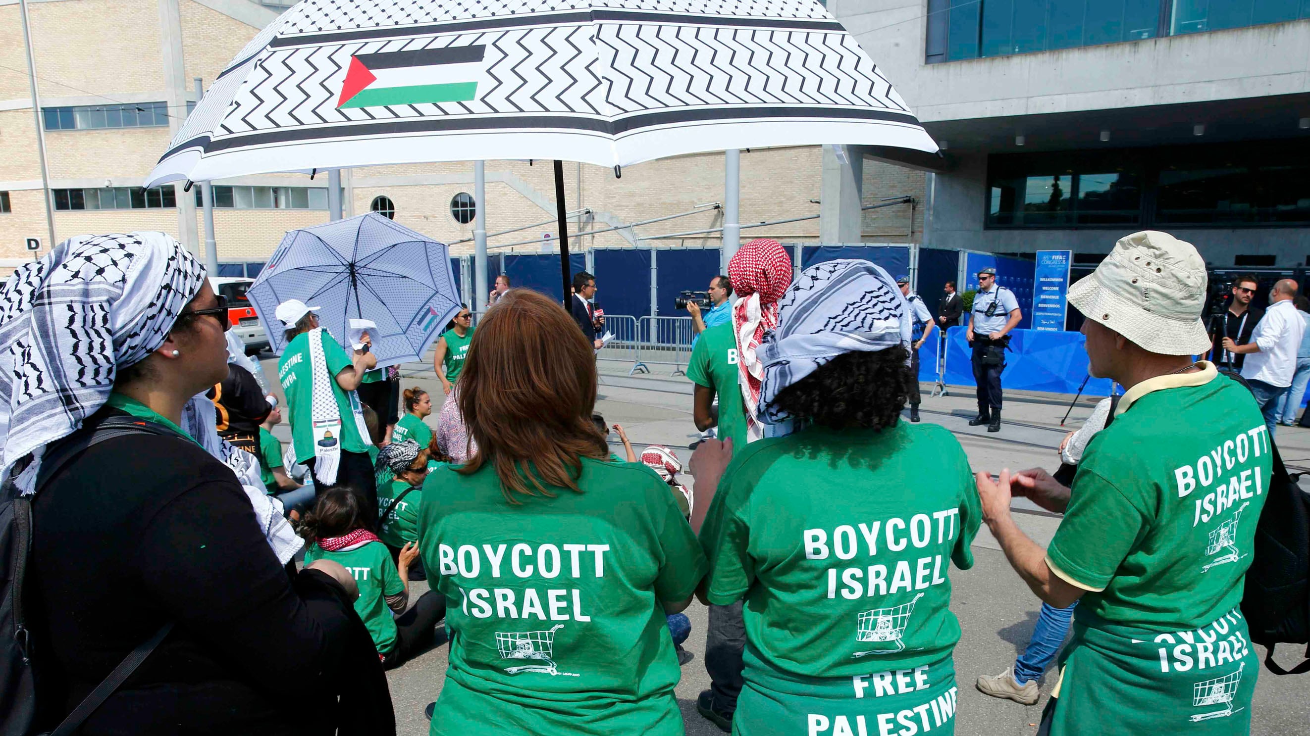 Almeno una buona notizia: Israele e Palestina fanno pace con il pallone