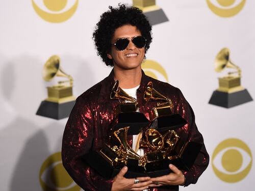 Bruno Mars è il re dei Grammy Awards