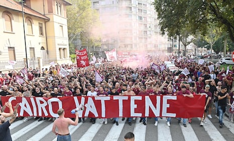 "Cairo vattene", la protesta dei tifosi del Torino: le immagini 2