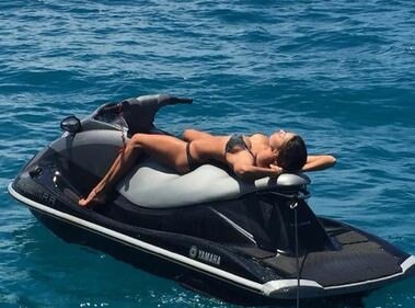 Belen Rodriguez al mare con Santiago, foto 6