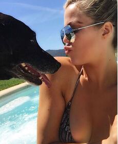 Khloé Kardashian, le immagini hot 18
