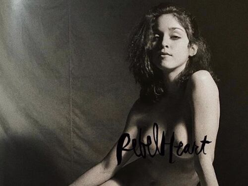 Madonna nuda a 19 anni: lo scatto fa impazzire il web
