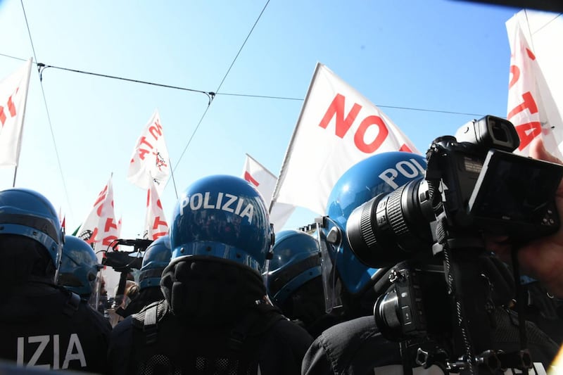 Torino, scontri tra polizia e No Tav 3