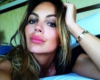 Sarah Nile su Instagram, selfie con sexy jeans  11