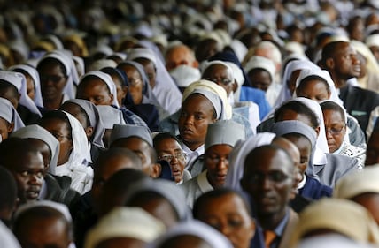 Kenya, il Papa visita una scuola 5