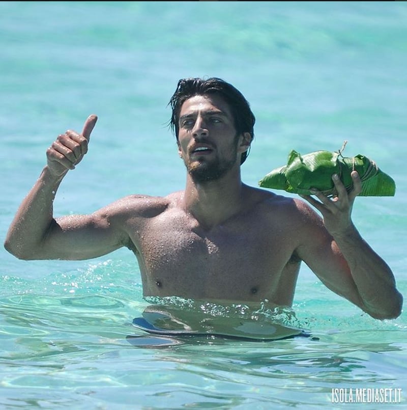 Isola dei Famosi 2017: tra fame e bikini mozzafiato 21