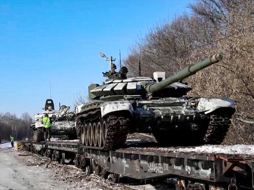 Giochi finiti, guerra a un passo. Gli 007: "Ai comandanti russi dato l'ordine di invadere"