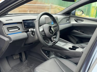 BYD Seal 6 DM-i Touring: guarda tutte le foto 12