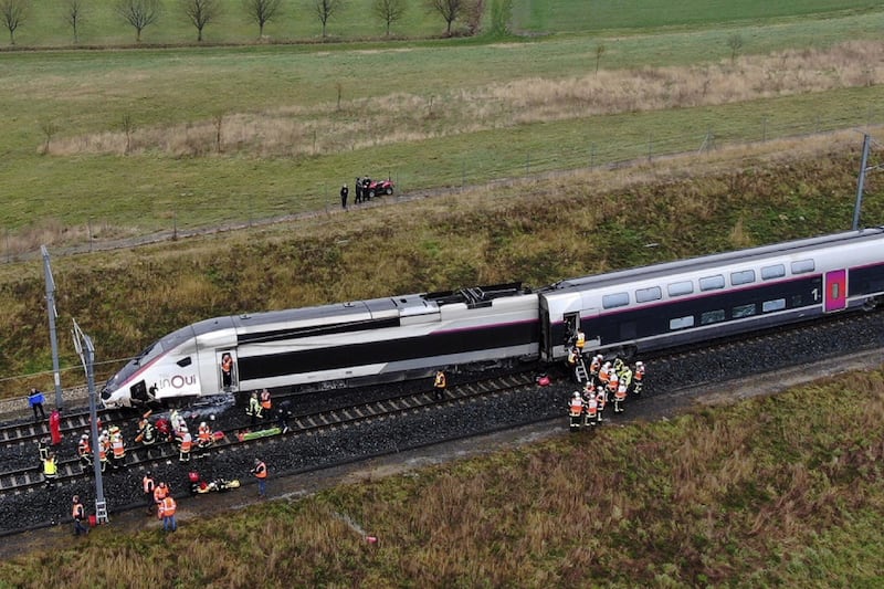 Treno deraglia in Francia 6