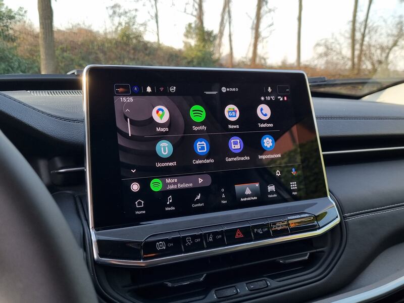 Jeep Compass 4XE, guarda le foto del suv ibrido plug-in 19