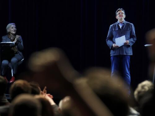 Francia, Melenchon fa il comizio in ologrammi