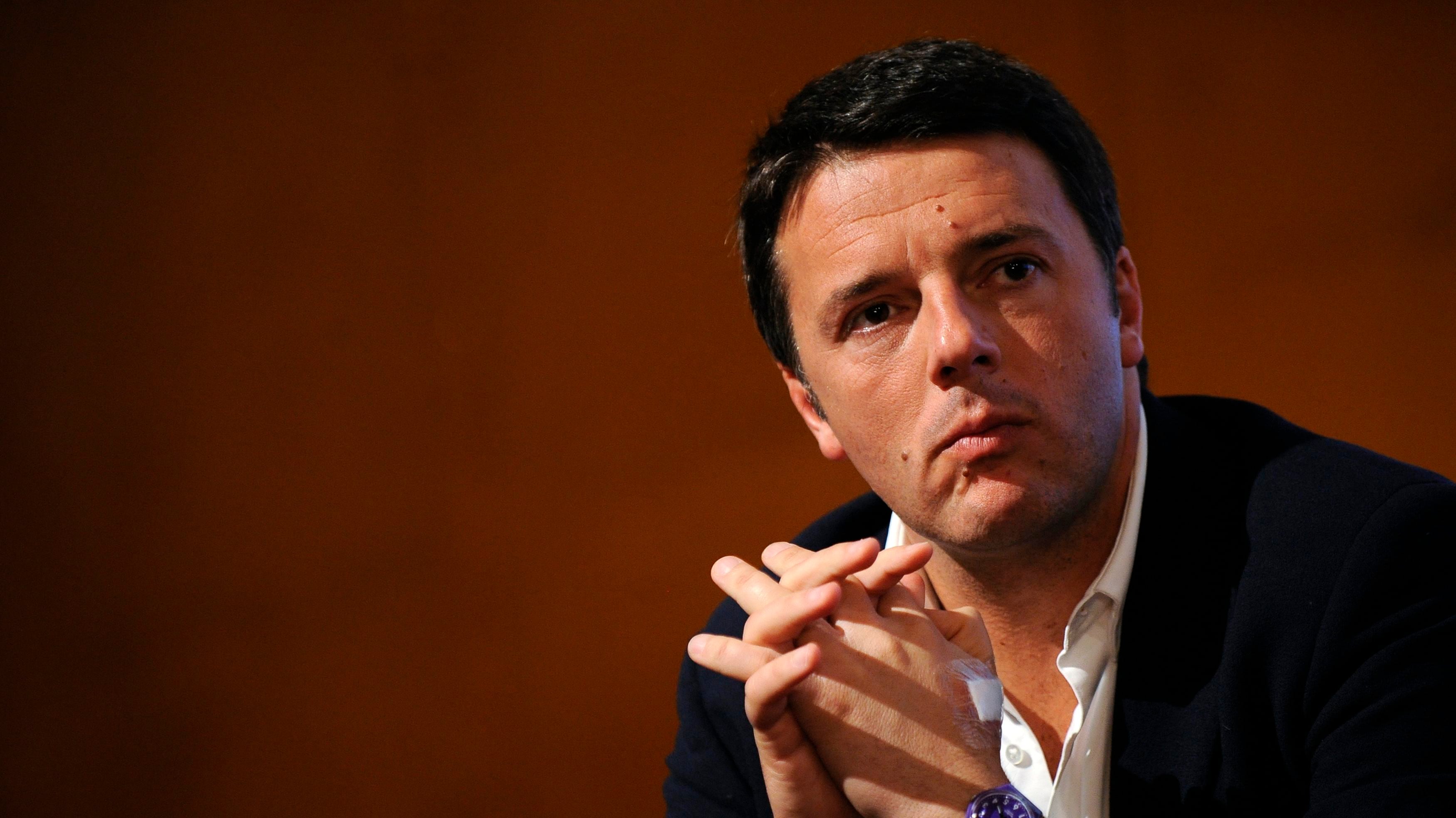 Renzi: "Via l'articolo 18". Ma la minoranza Pd non ci sta