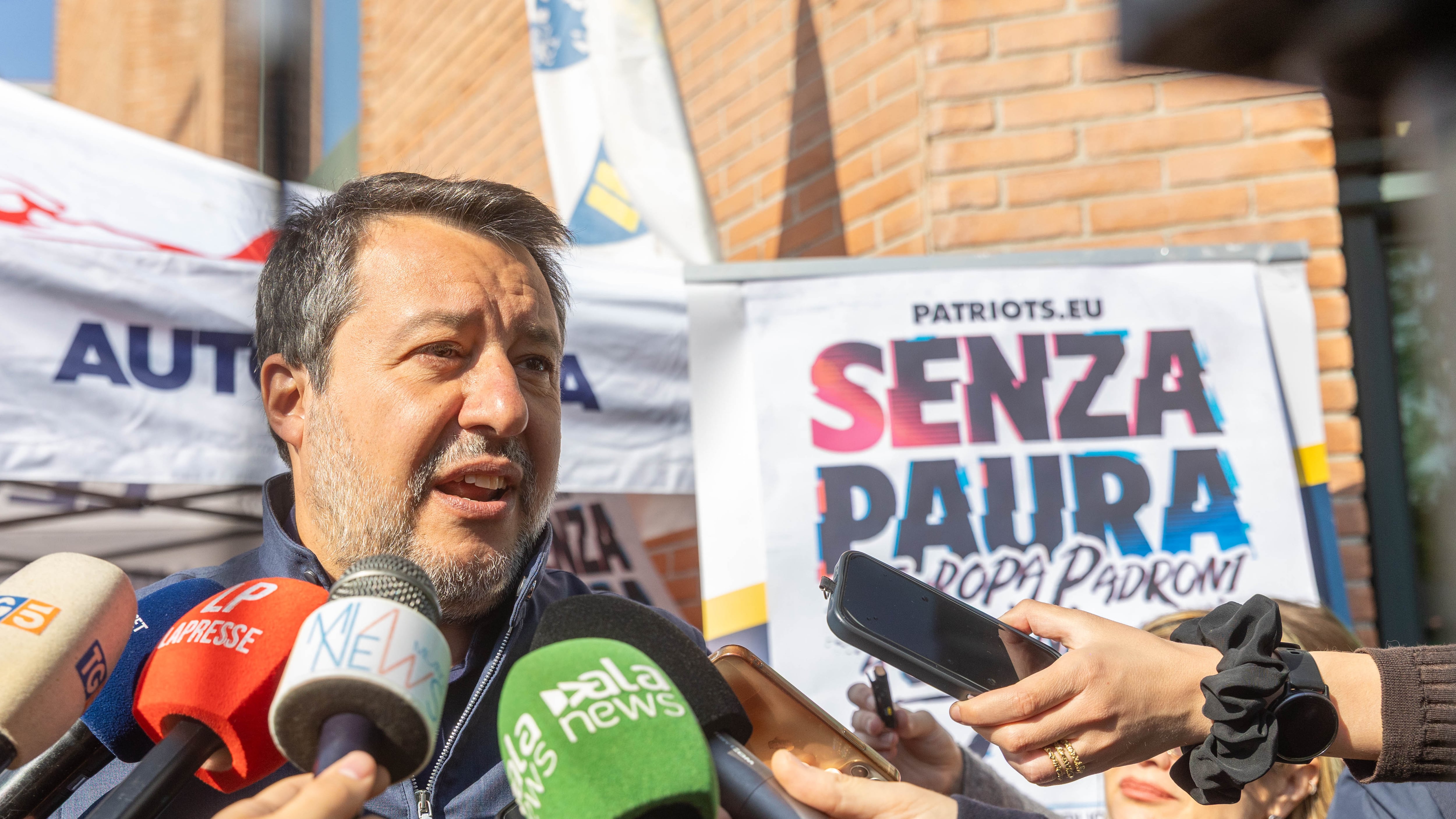 La Lega invoca la stretta sulla cittadinanza. Altolà di Forza Italia