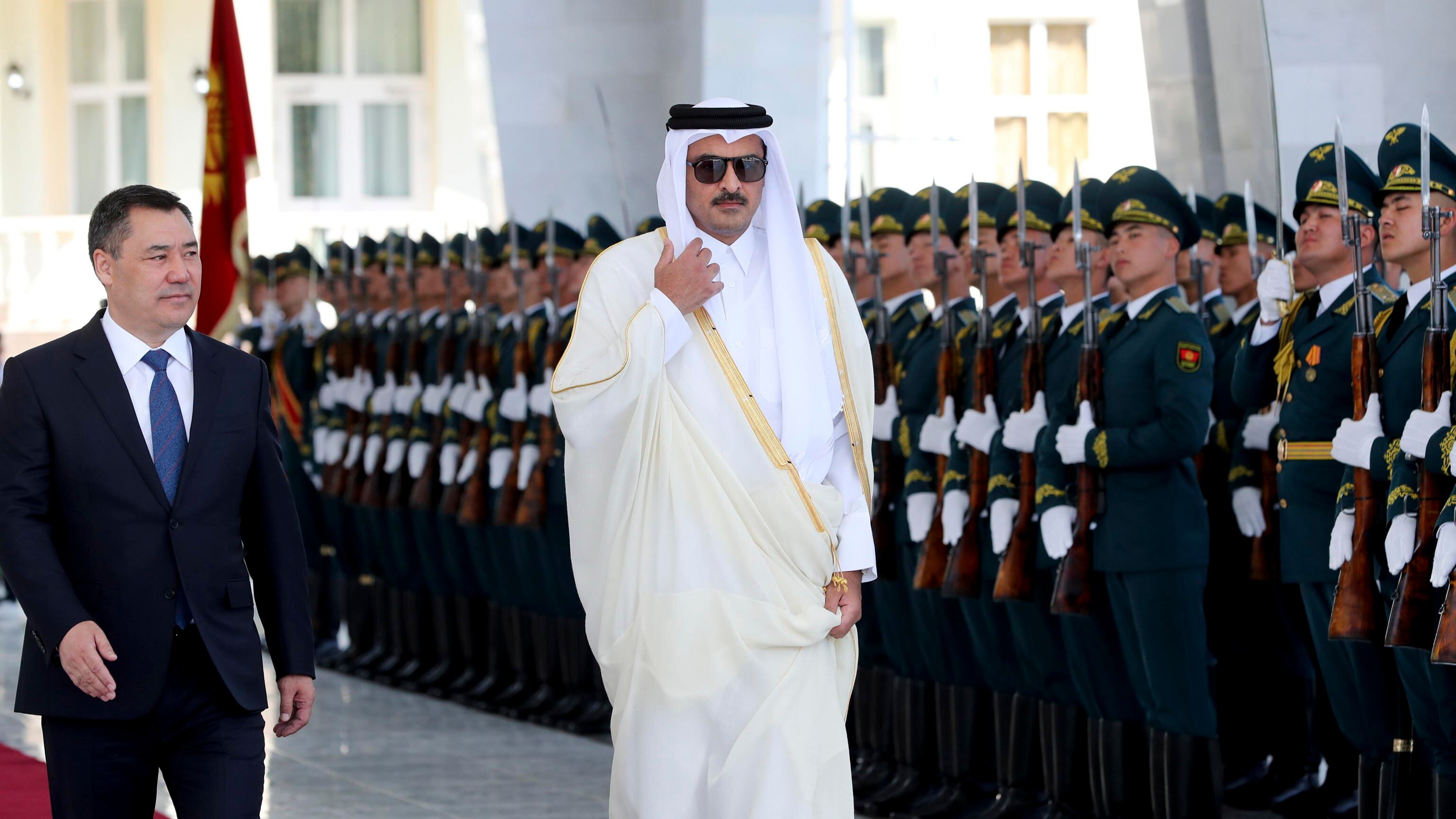 Finanzia gli estremisti e si accredita da mediatore: dalla Jihad allo sport, tutte le ambiguità del Qatar