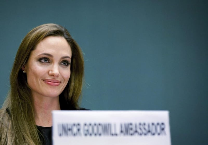 Angelina Jolie troppo magra, Brad Pitt le lancia un ultimatum 21
