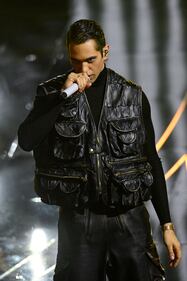 Sanremo 2024: ecco il look della prima serata del Festival di Mahmood 5