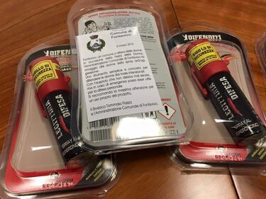 Per la festa delle donne spray al peperoncino 1