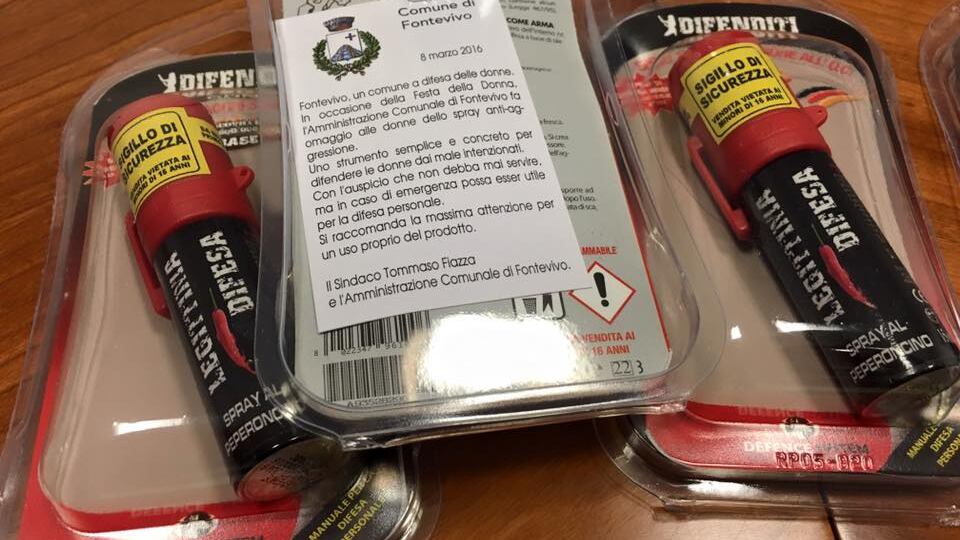 Roma, tabaccaio mette ko rapinatore grazie allo spray al peperoncino
