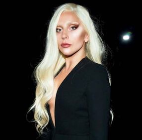 Billboard: Lady Gaga a seno nudo donna dell'anno 14
