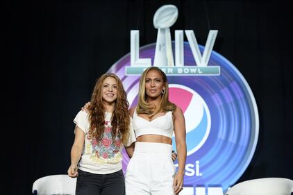 Super Bowl 2020, Shakira e Jennifer Lopez cantano al concerto di metà partita 8