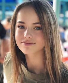 Kristina Pimenova, la baby modella più contesa dagli stilisti 8