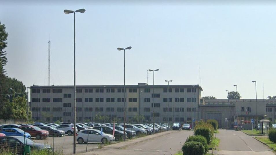 Busto Arsizio, detenuto magrebino minaccia di morte e pesta agenti