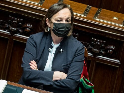 Scouting in Parlamento per sfiduciare Lamorgese: il piano della Meloni