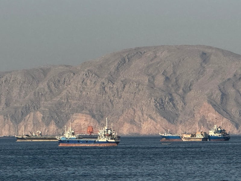 Trump: “Apertura di Hormuz possibile oggi o domani, altrimenti subiranno un colpo durissimo”. Fonte Teheran: “Nessun accordo sotto minaccia Usa”