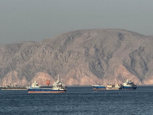 Hormuz, patto Iran-Oman: palla a Trump