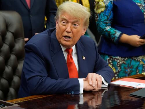 Trump: "L'Iran era vicino all'arma atomica". Poi annuncia: "C'è un acquirente per Tik Tok"