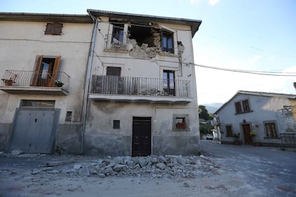 Lady Gaga per il terremoto: foto 10